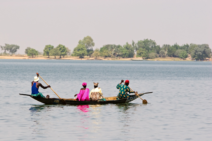 15   Water taxi on the Niger